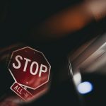 Termasuk Sunnah Menutup Telinga Ketika Mendengar Musik